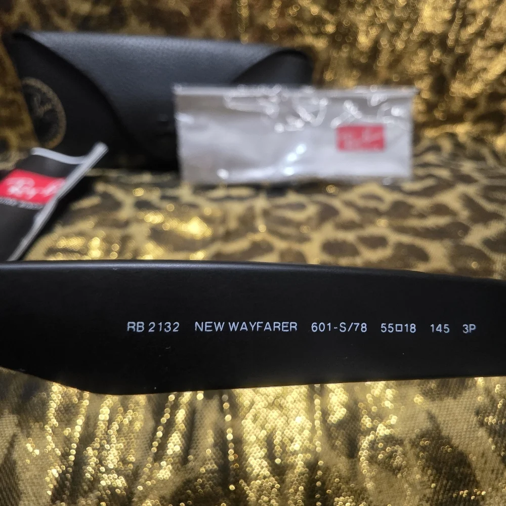 Ray-Ban Black Sunglasses Unisex